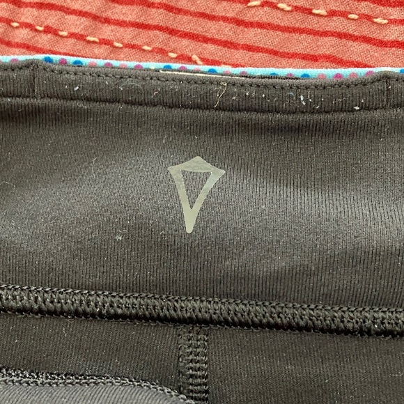 Iviva girls size 6 Black Shorts with Blue Polka Dot Waistband - Picture 2 of 12